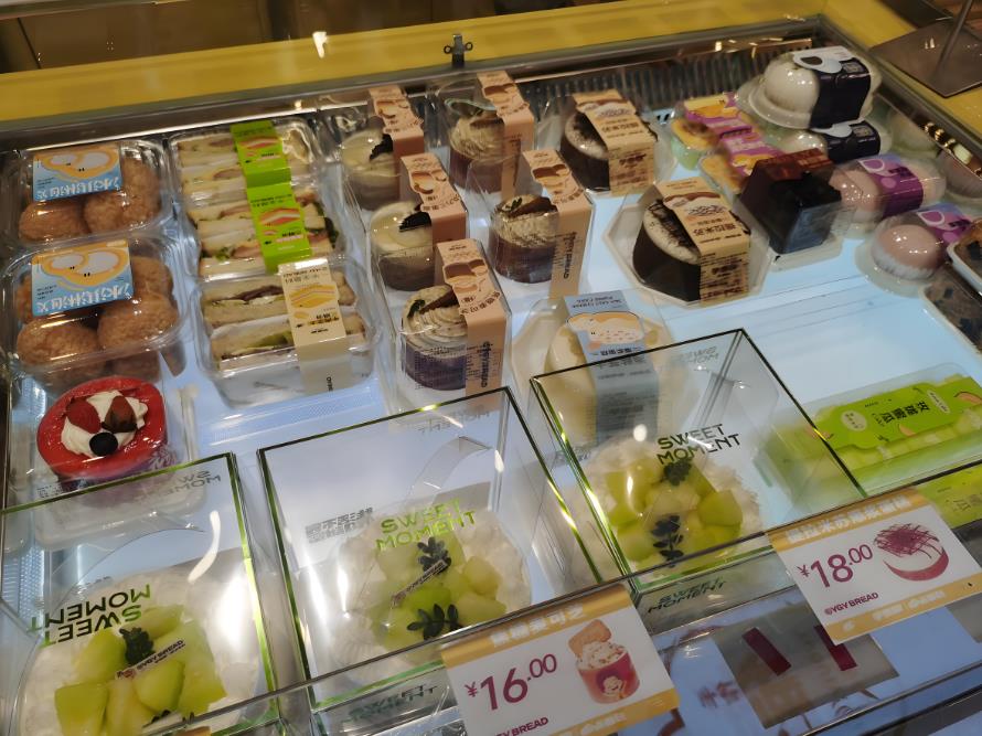 甜品店裝修心得：小預算也能出大效果！​